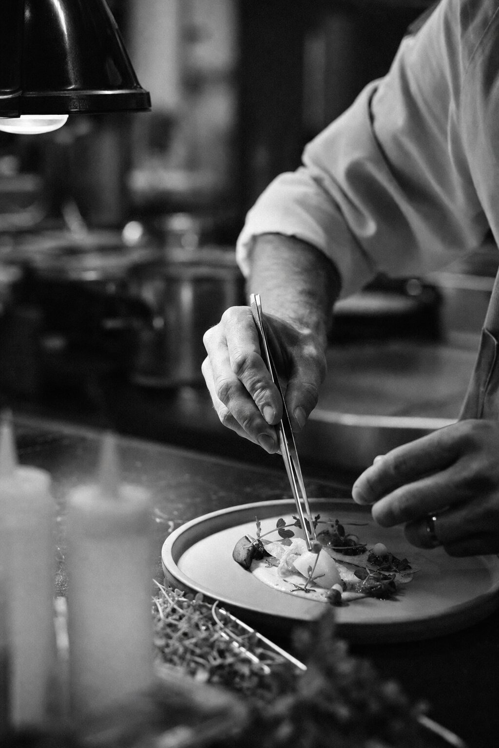 Restaurantküche im Betrieb — Gastronomie-Marketing von TasteWorks