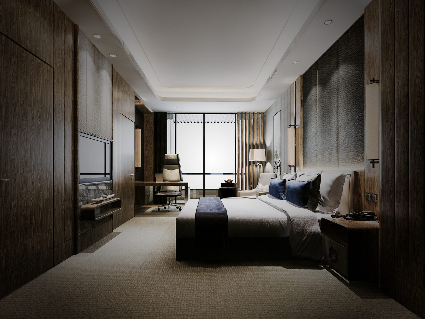 Hotelzimmer mit Holzvertäfelung, Doppelbett und Fensterfront