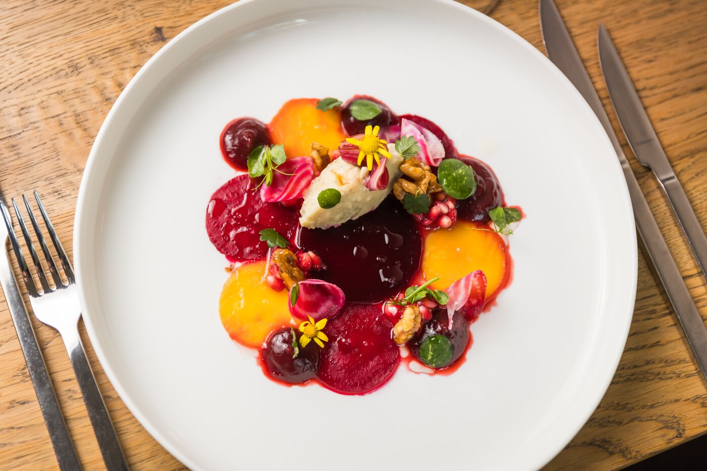 Rote Bete mit Ziegenkäse von oben, PURE wine & food, München