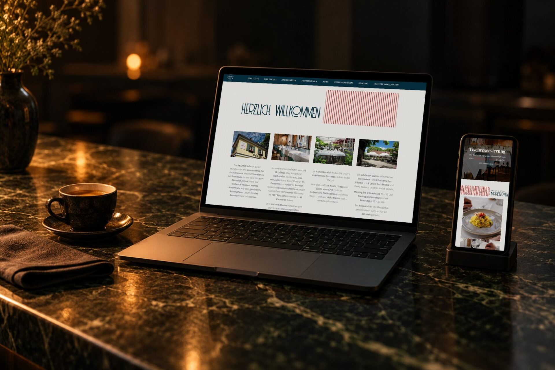 Restaurant-Website des Teatro Solln in München auf Laptop und Smartphone am Marmortresen
